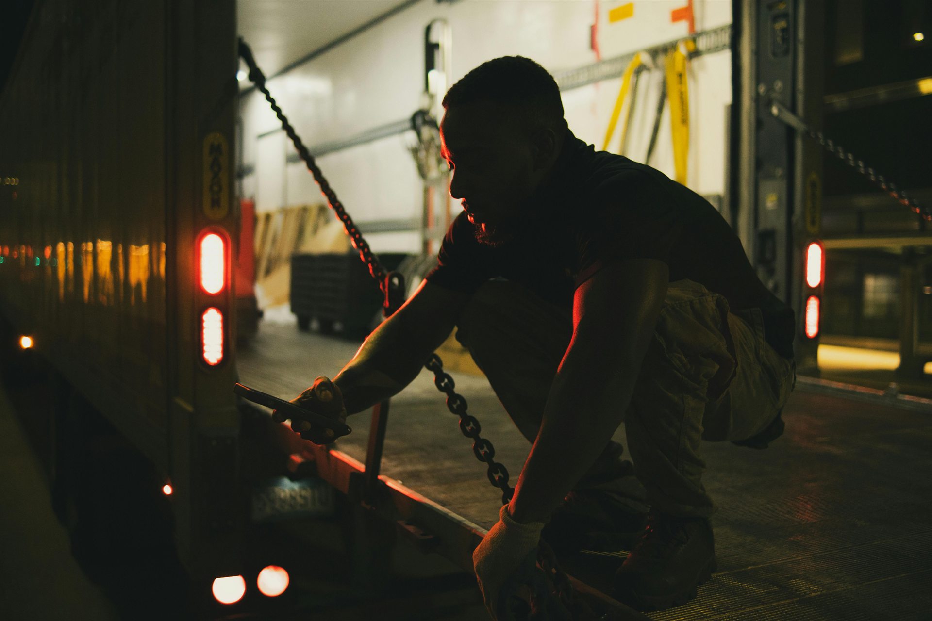 Time-sensitive loading and dispatch activity under active logistics execution